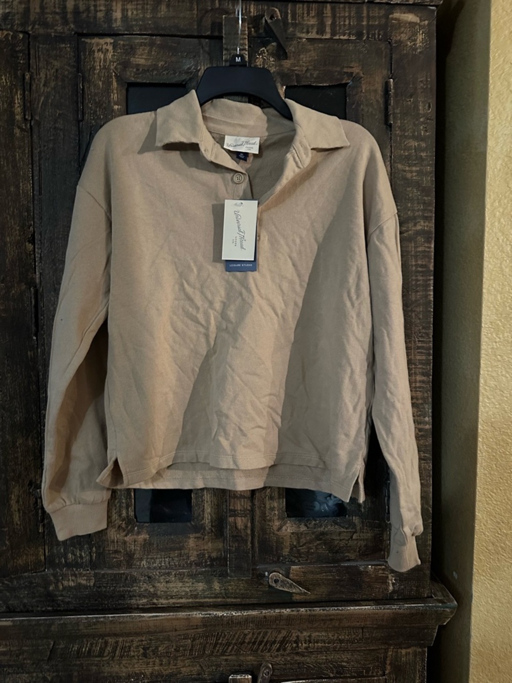 Universal Thread Leisure Studio NWT Beige Long-Sleeve Polo Sweatshirt XS - Picture 2 of 6